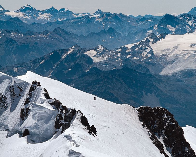 Breathtaking snowy peaks and alpine vistas in Chamonix, France.